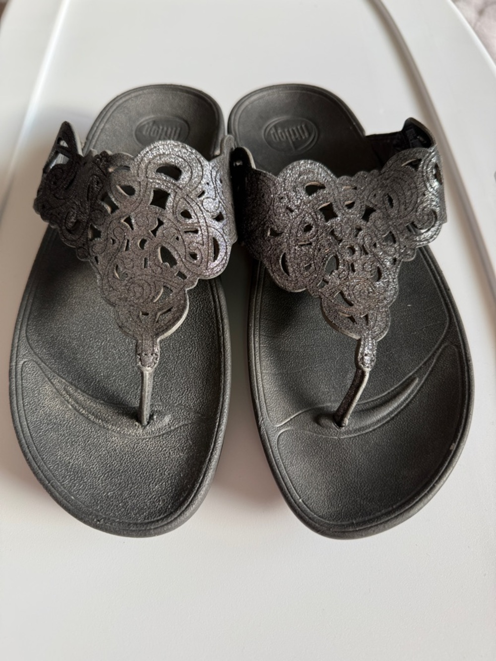 Fitflop Women’s 7 Shiny Sandal